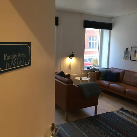 Astas アパート オールボー